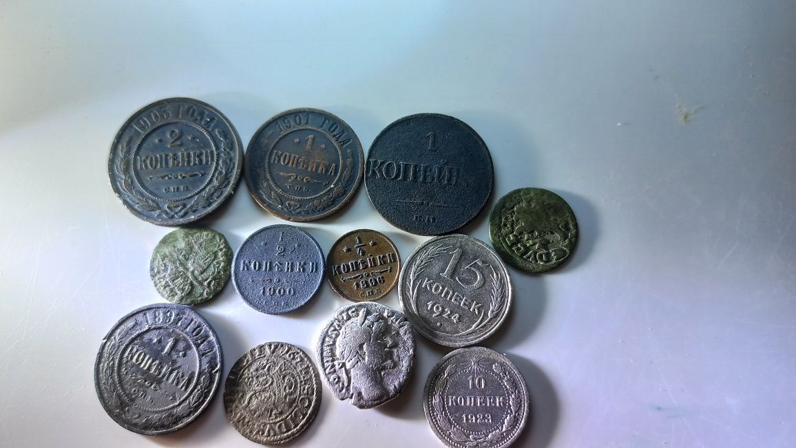Продам старі монети