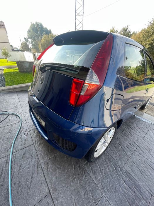 Fiat Punto 1.2 (2003) – Económico e Pronto a Andar