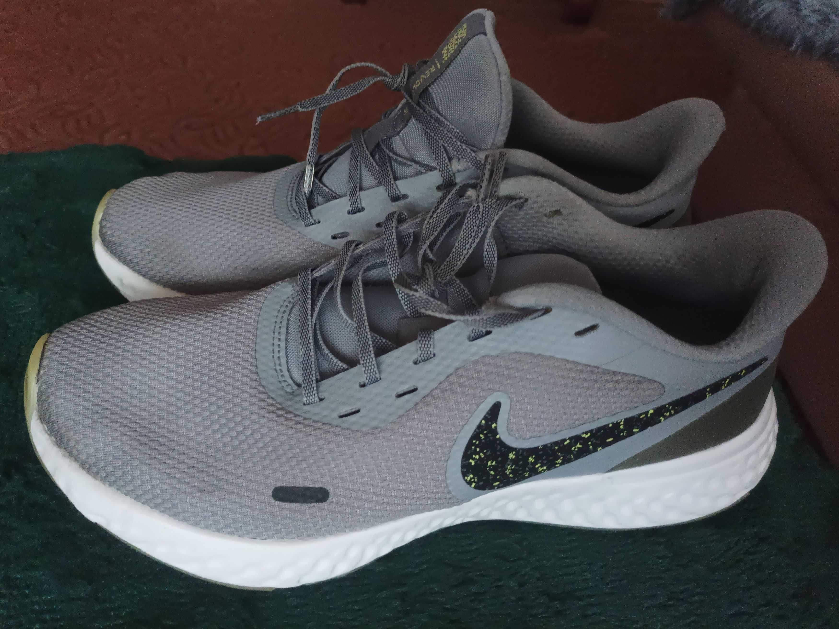 Buty Nike Revolution 5 rozmiar 42
