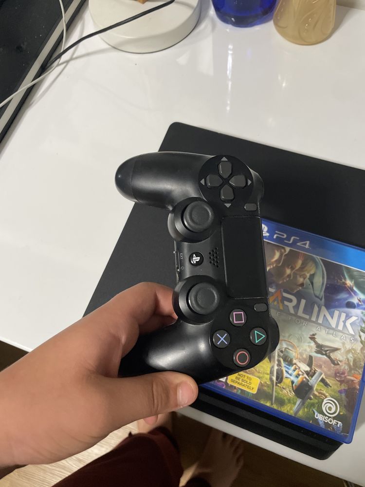 Ps4 nova 500 GB e jogo encloido