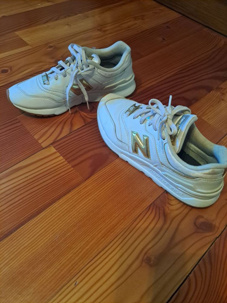 Кросівки new balance жіночі