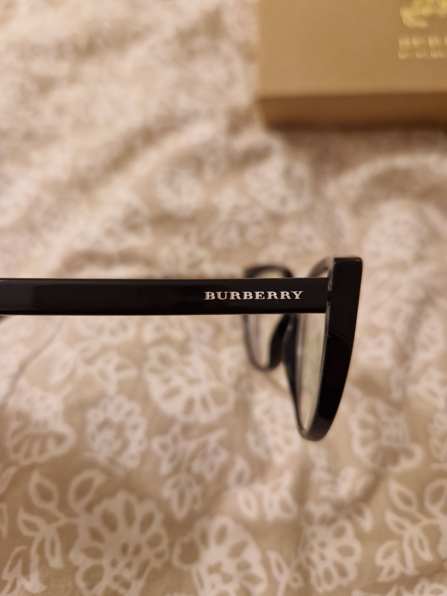 Burberry okulary oprawki kocie czarne kratka