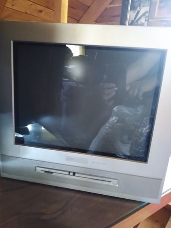 Telewizor kolorowy Grundig bez dekodera. Z pilotem.