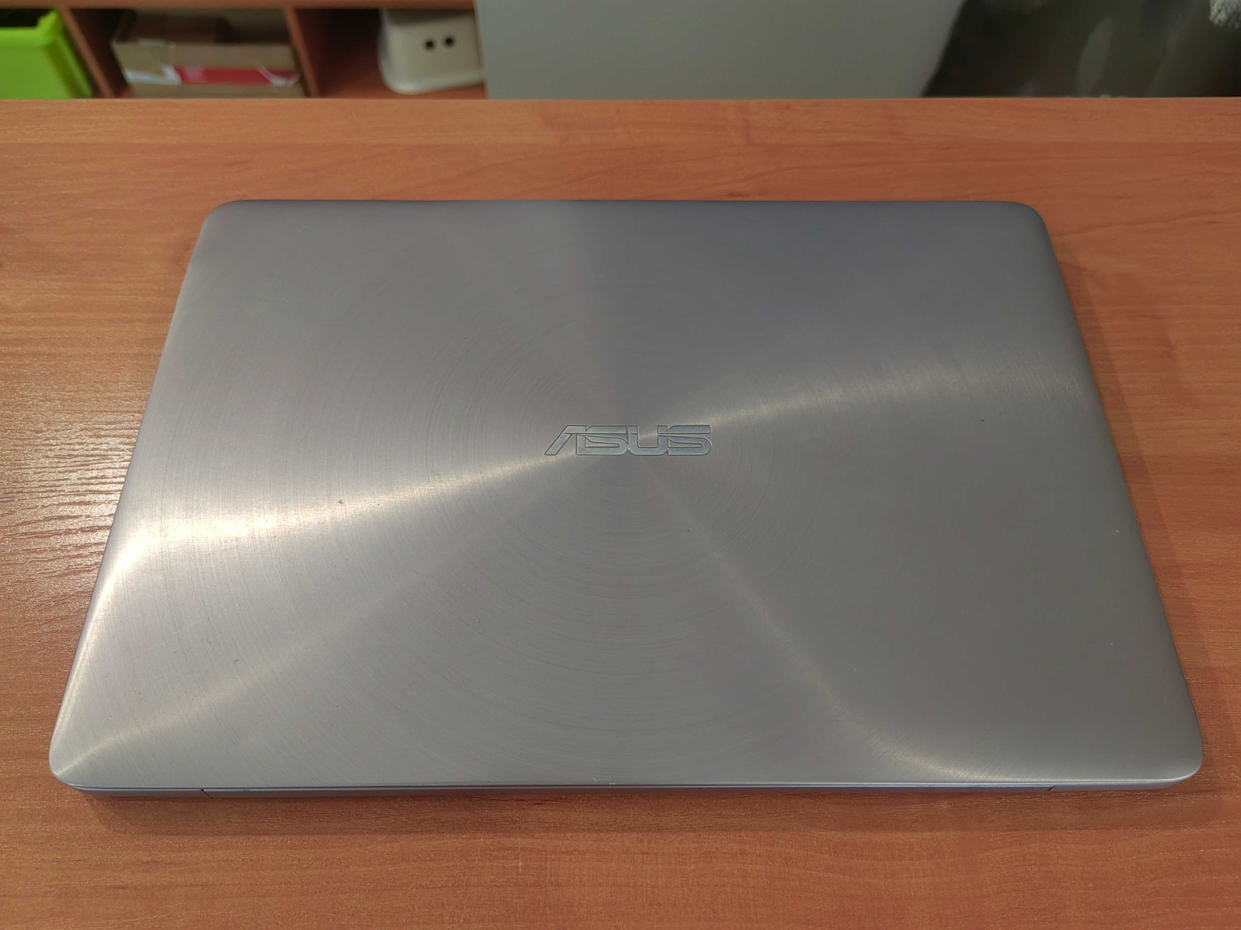 Laptop Asus I5 - 6200U. Windows 11