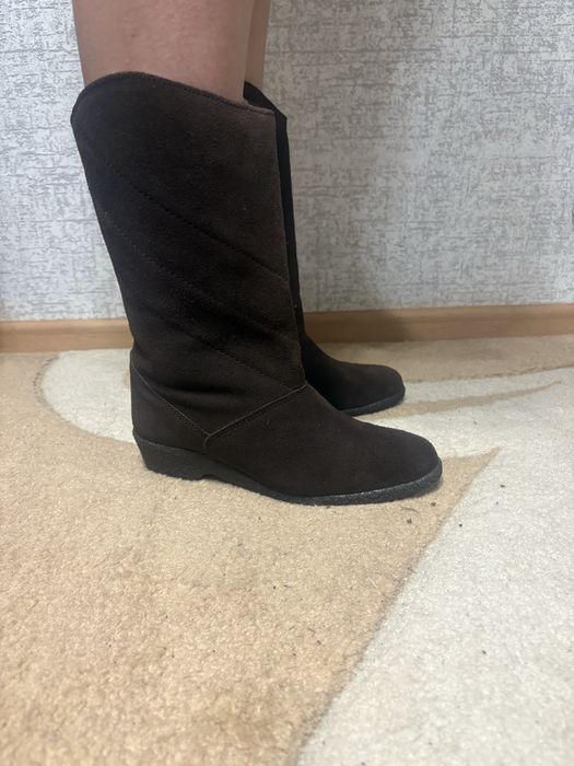 Продам жіночі чоботи з натуральноі замші від ІАнглійського бренду