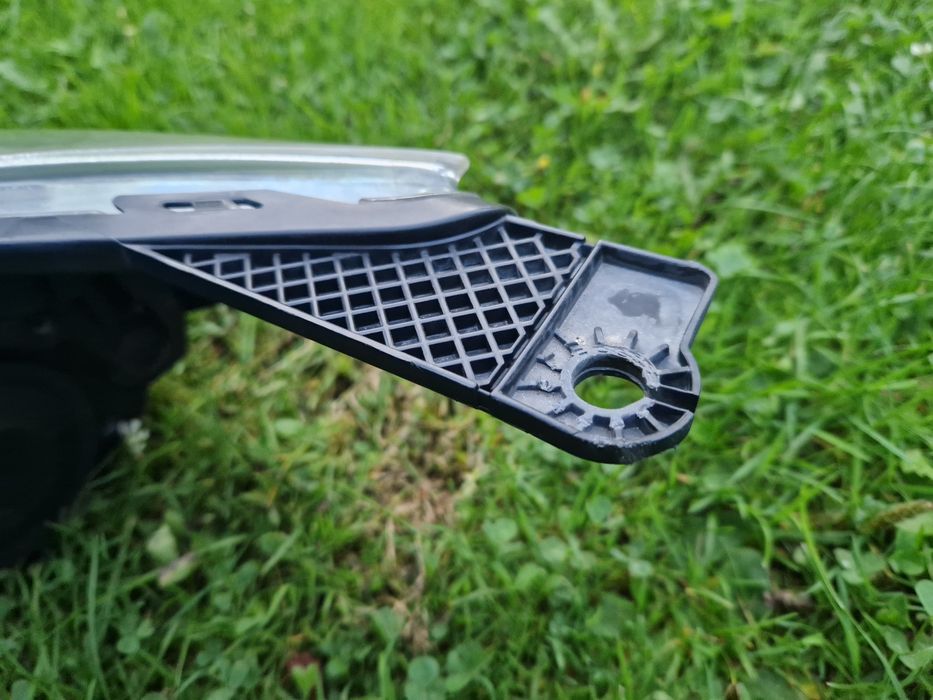 Lampa przód lewa  Ford Focus mk 3 Europa