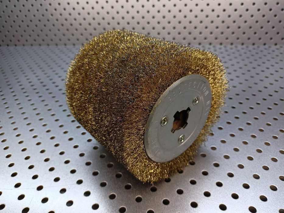 Przystawka na szlifierkę do szlifowania + Ściernica szczotka