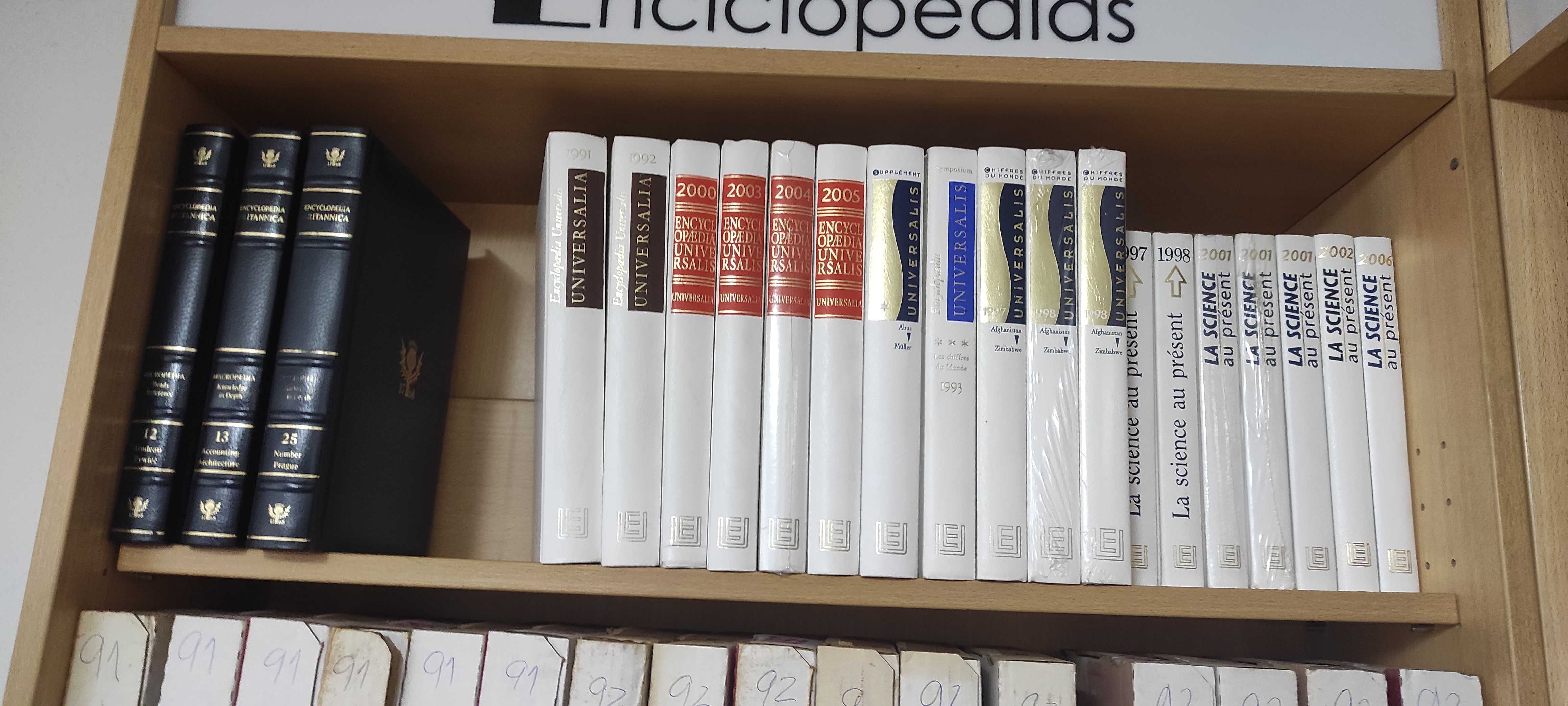 Encyclopaedia Britannica e Encyclopaedia Universalis ( actualizações)