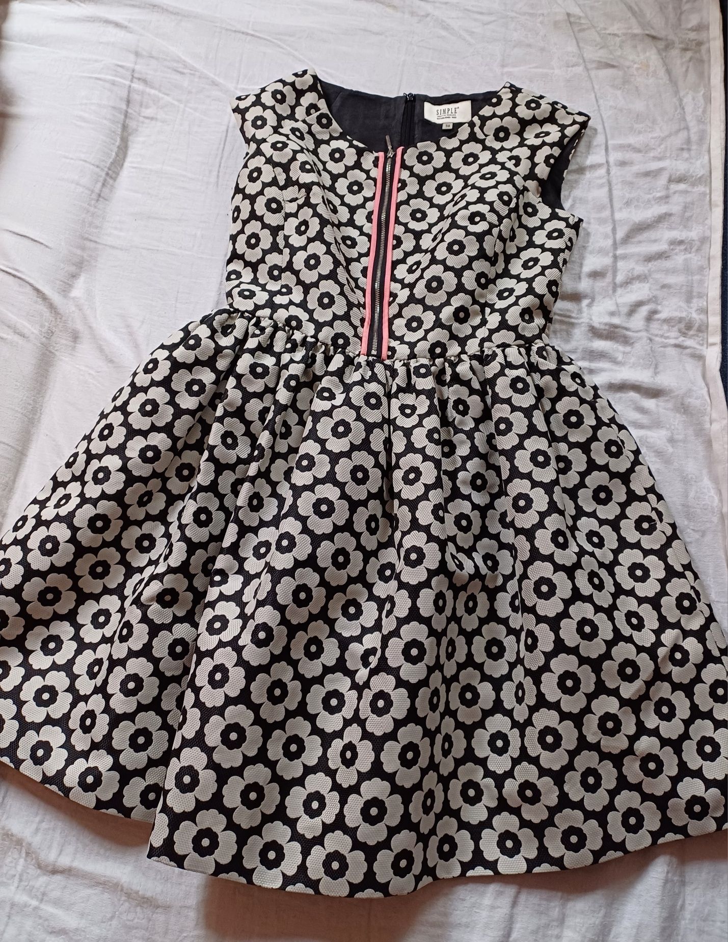 Sukienka Simple 38, w kwiaty