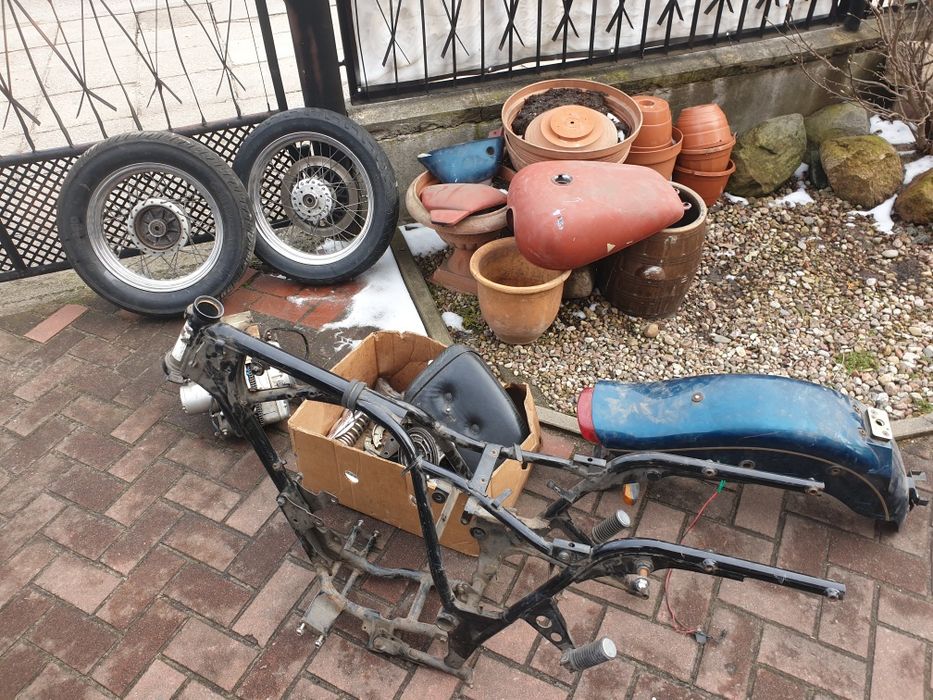 Suzuki GZ 125 Marauder części, koło, zbiornik, silnik