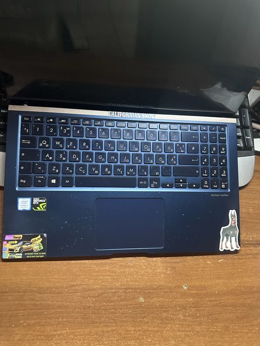 Продам Стильний Asus ZenBook 15 UX533FD | i7-8565U • 8GB • GTX 1050 •