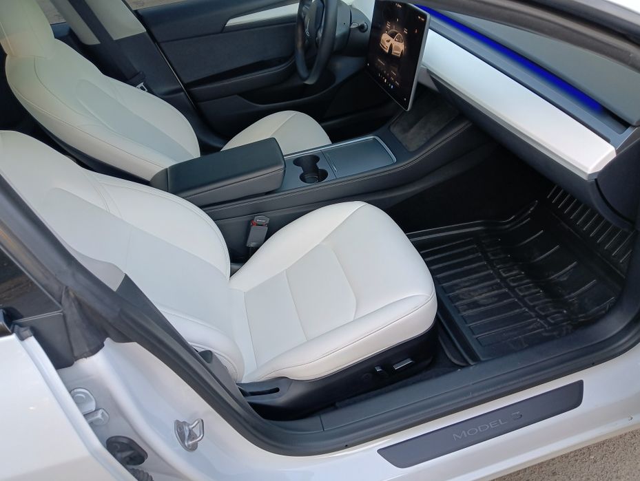 Tesla model 3 performance