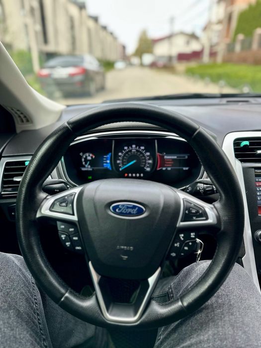 Продам FORD FUSION 2015 рік,2.5 ГБО,Автомат.