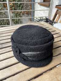 Czarna czapka kapelusz 56/58 Demmi