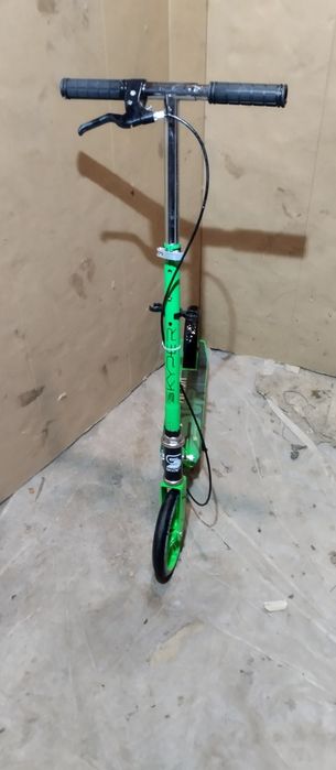 Самокат дитячий .