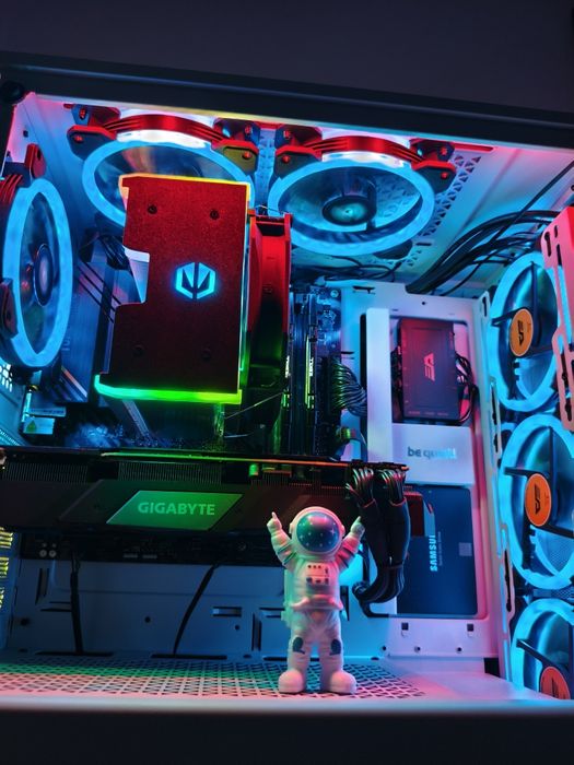 bardzo piękny i wydajny komputer