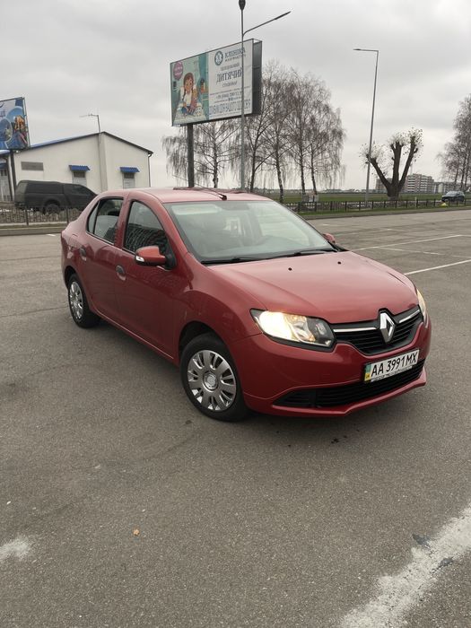 Renault Logan 2013 рік в гарному стані