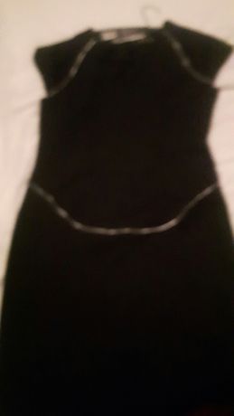 Czarna sukienka z zameczkami L