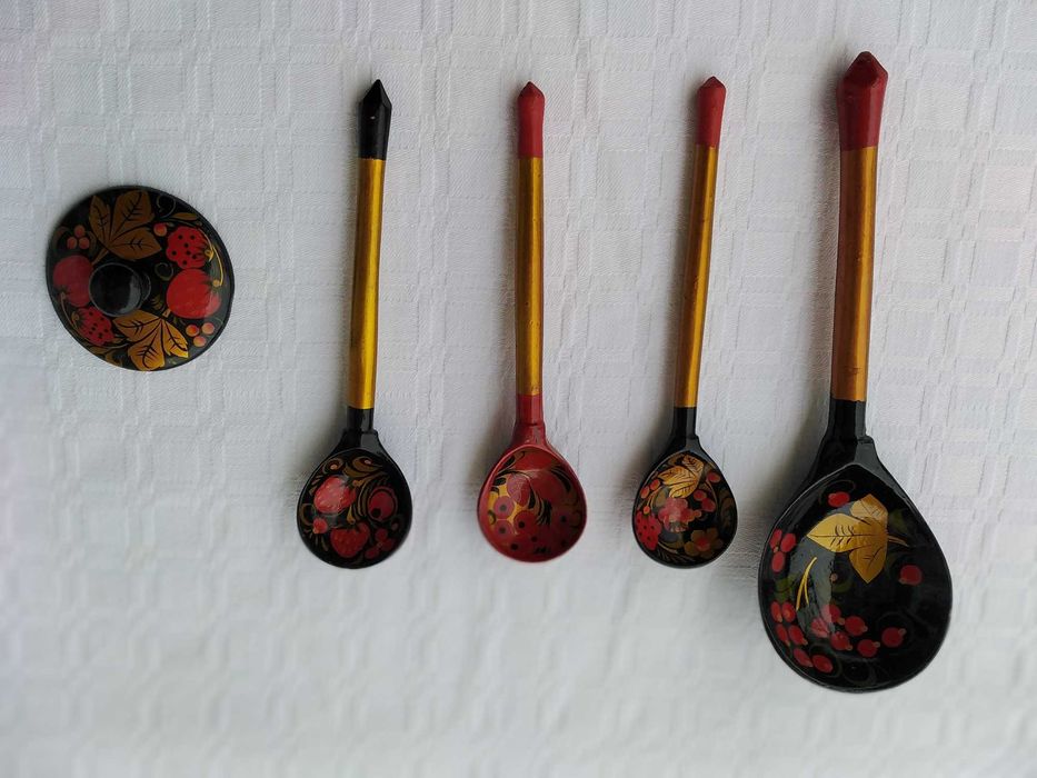 khoKhlomas Artesanato Madeira - 4 Colheres e 1 Tampa