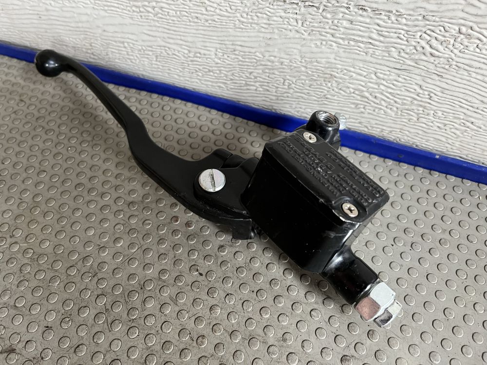 Pompa hamukcowa przód klamka hamulca  ktm duke 125 390