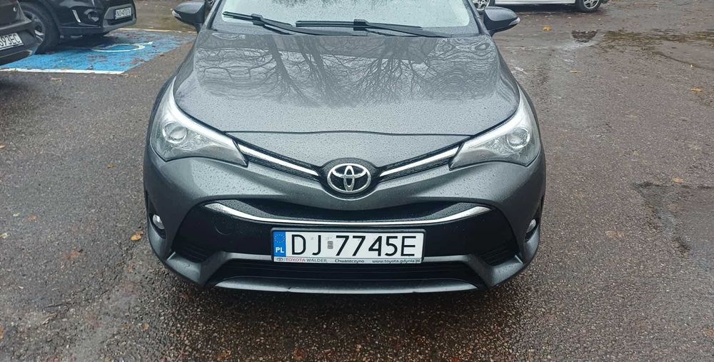 Toyota Avensis t27 1.8 benzyna 141 tys Polski Salon