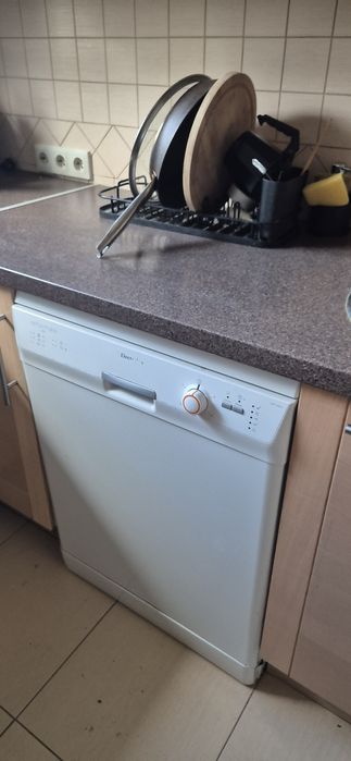 Meble kuchenne + zmywarka + kuchenka