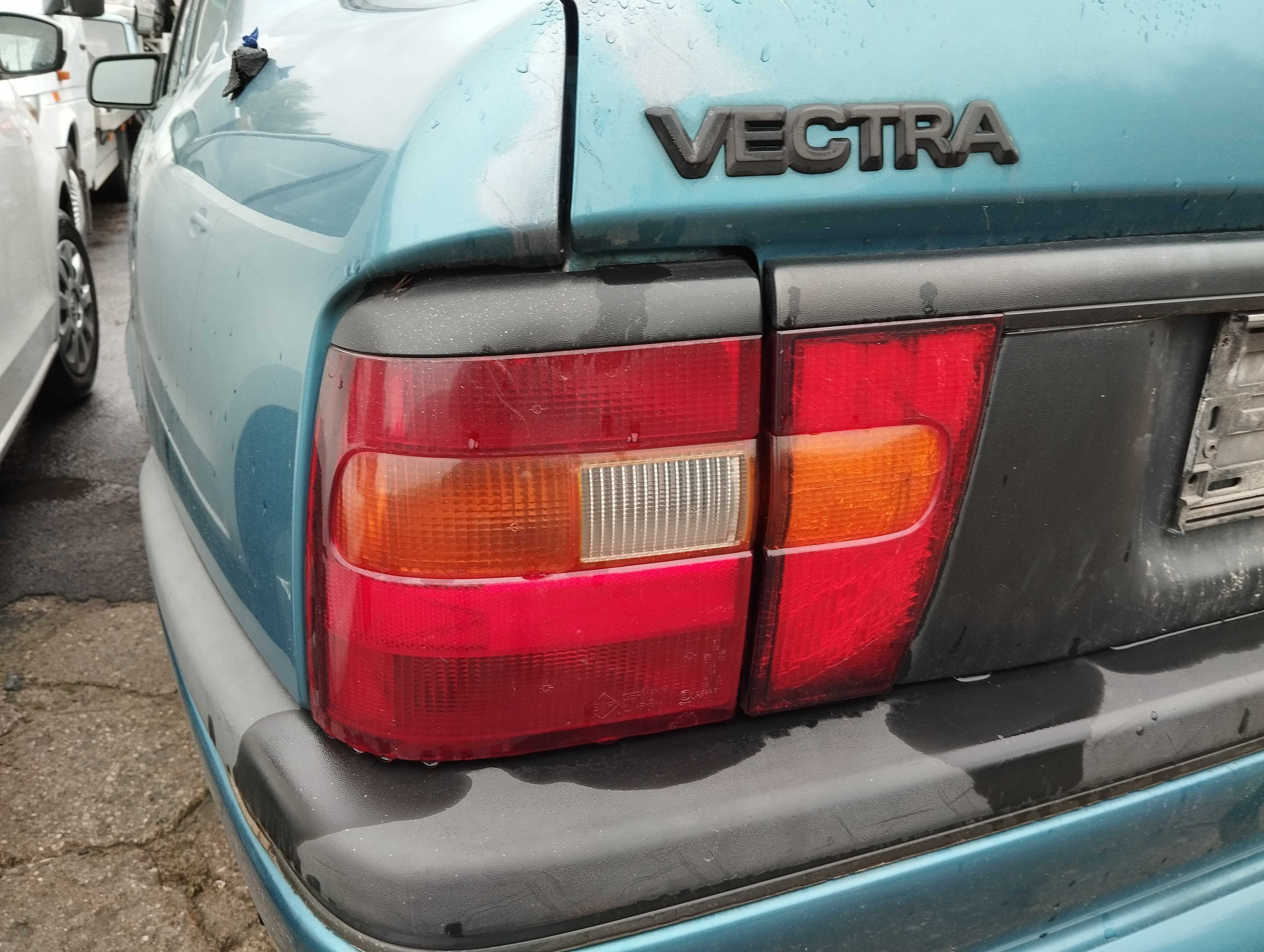 Opel Vectra A 1.6i 4D 1993r.Lampa tylna lewa.