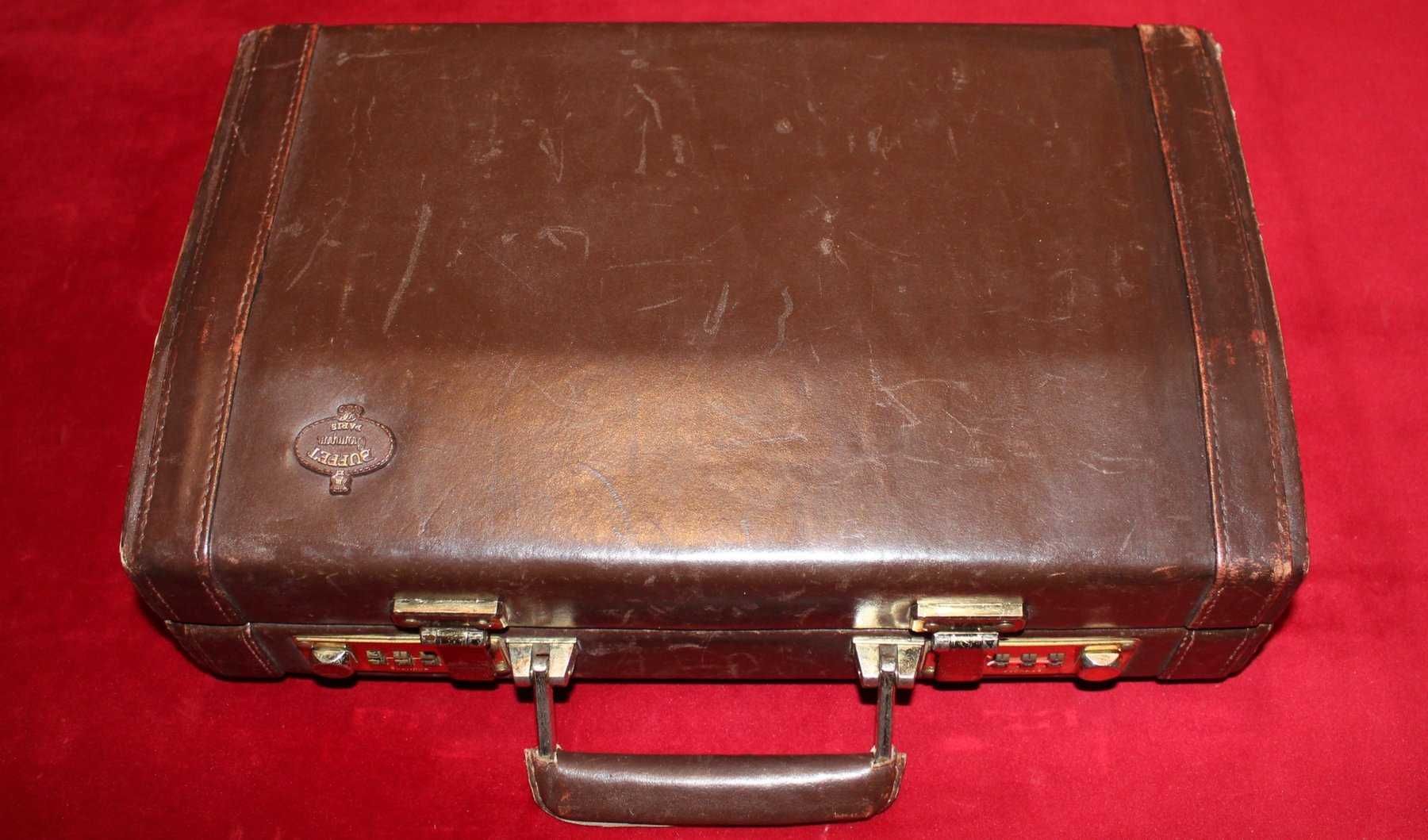 Bonito Clarinete francês de 1940 (MCMXL), em ótimo estado