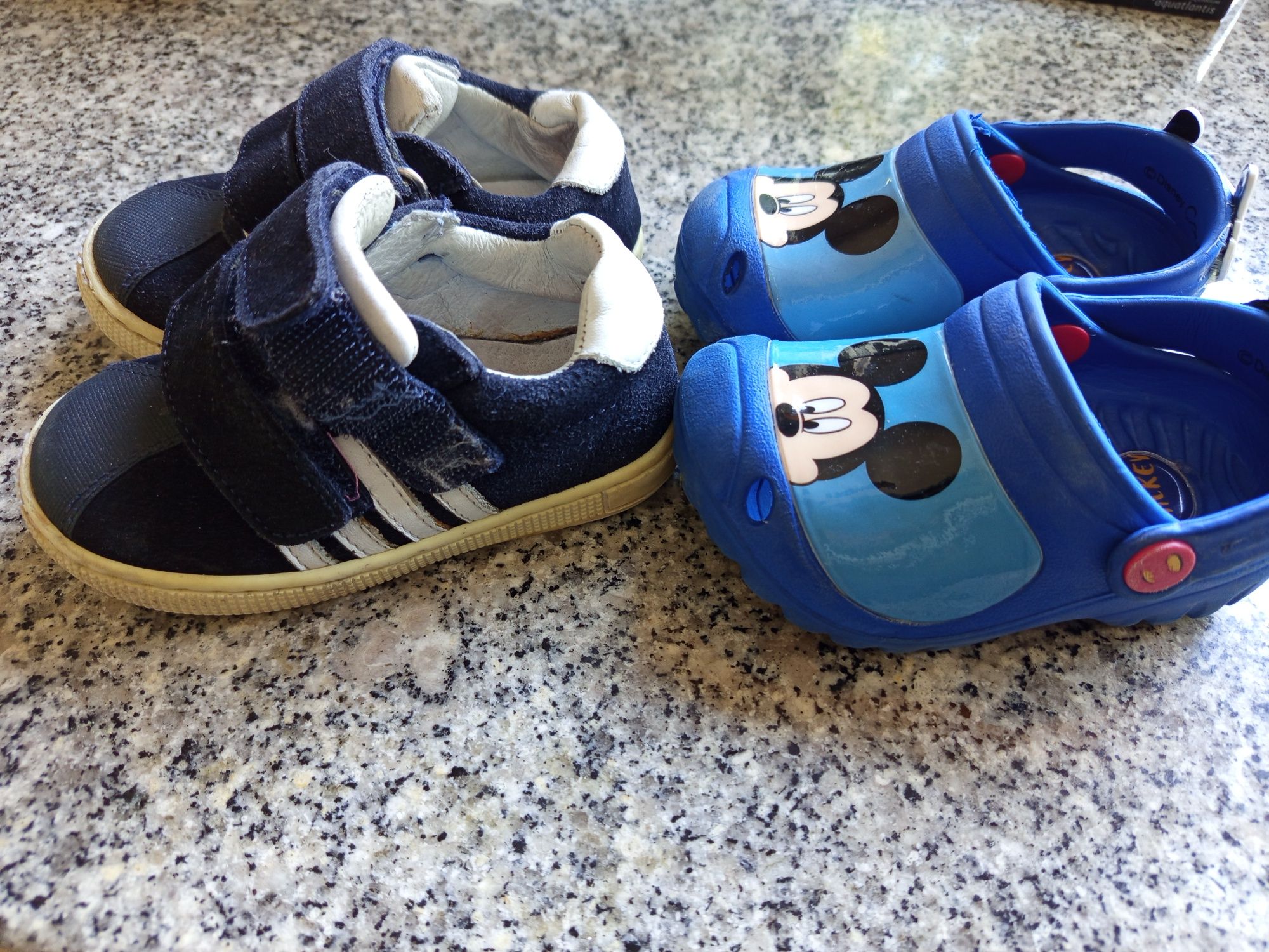 Sapatilhas e crocks de bebé