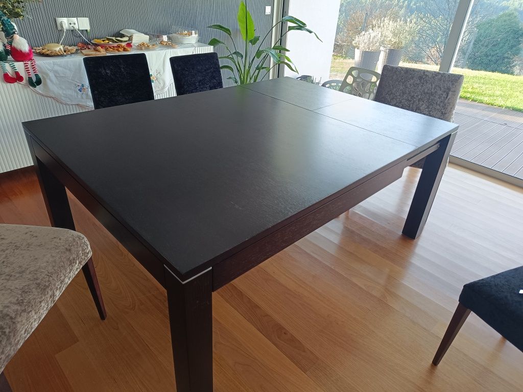 Mesa de jantar quadrada extensível em madeira