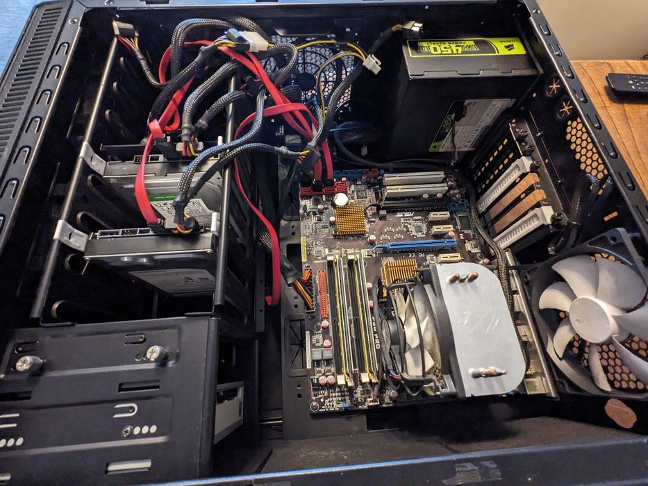 Bundle - Intel Quad Core Q6600 | Asus PQ5 Pro | 4GB DDR2 1066 and More64551100920194123