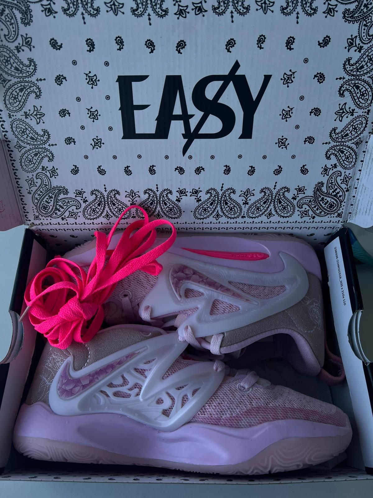 Nike KD15 "Aunt Pearl" 40