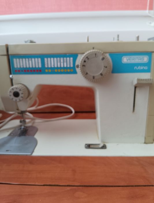 Продам швейную машинку Veritas Rubina