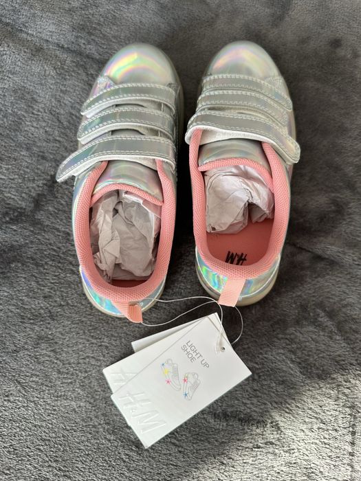 Кросівки H&M з підсвіткою для дівчинки. Єдиноріг. Розмір 31