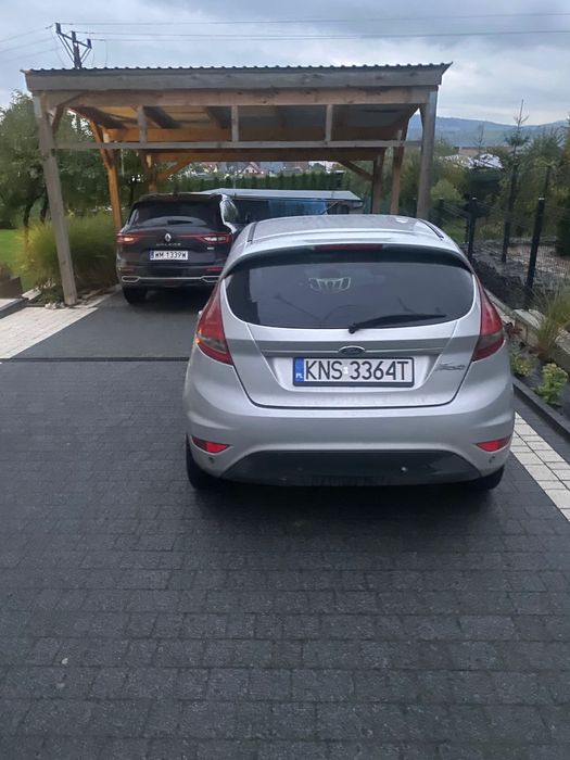 Ford fiesta MK7 uszkodzony lewy bok
