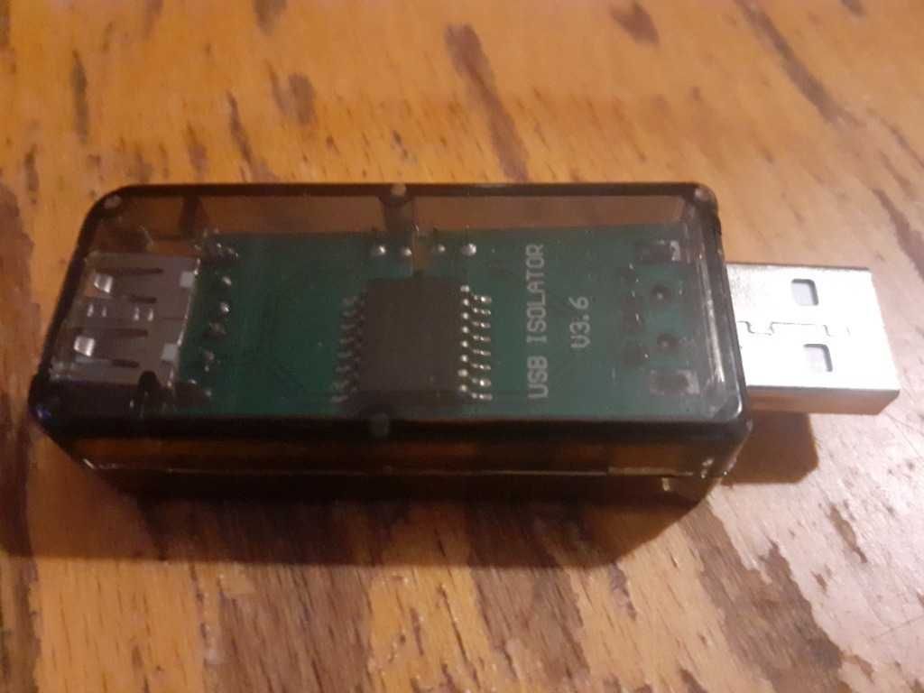 Izolator galwaniczny portu USB 2.0 ADUM3160