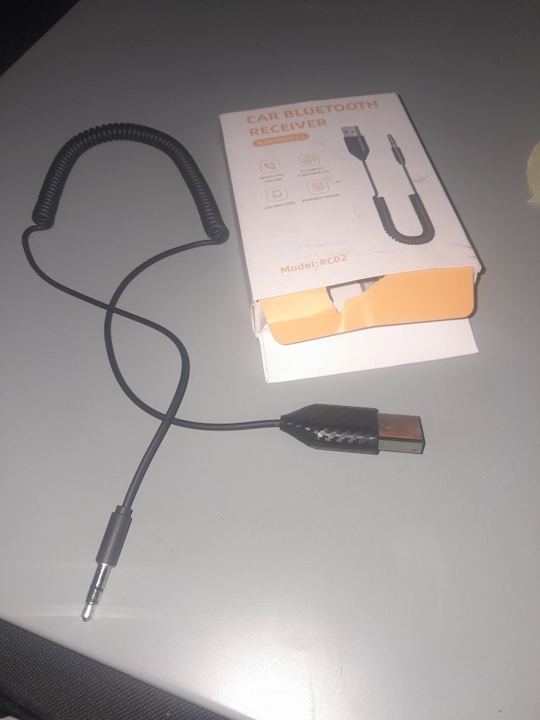 Adapter do samochodu odbiornik USB Bluetooth 5.2 z mikrofonem ziocom