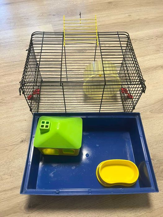 продам большую  клетку 29,5х22,5х33,5 для хомяка б/у на Тополь-2