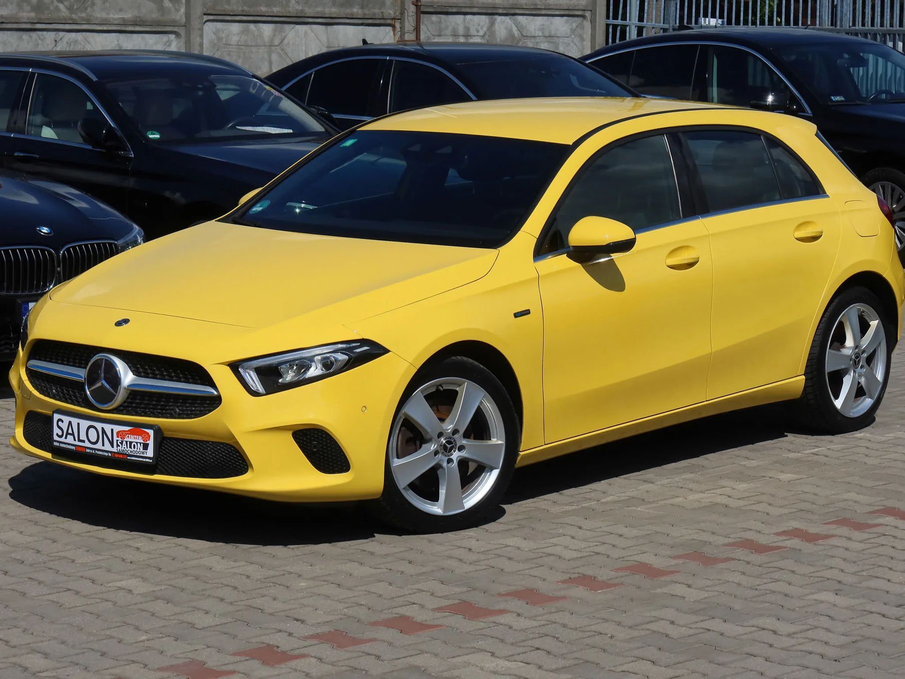 Mercedes-Benz Klasa A 250e 218 koni ACC Blis Pakiet Jezdny Webasto Virtual Komforty 18” Mbux