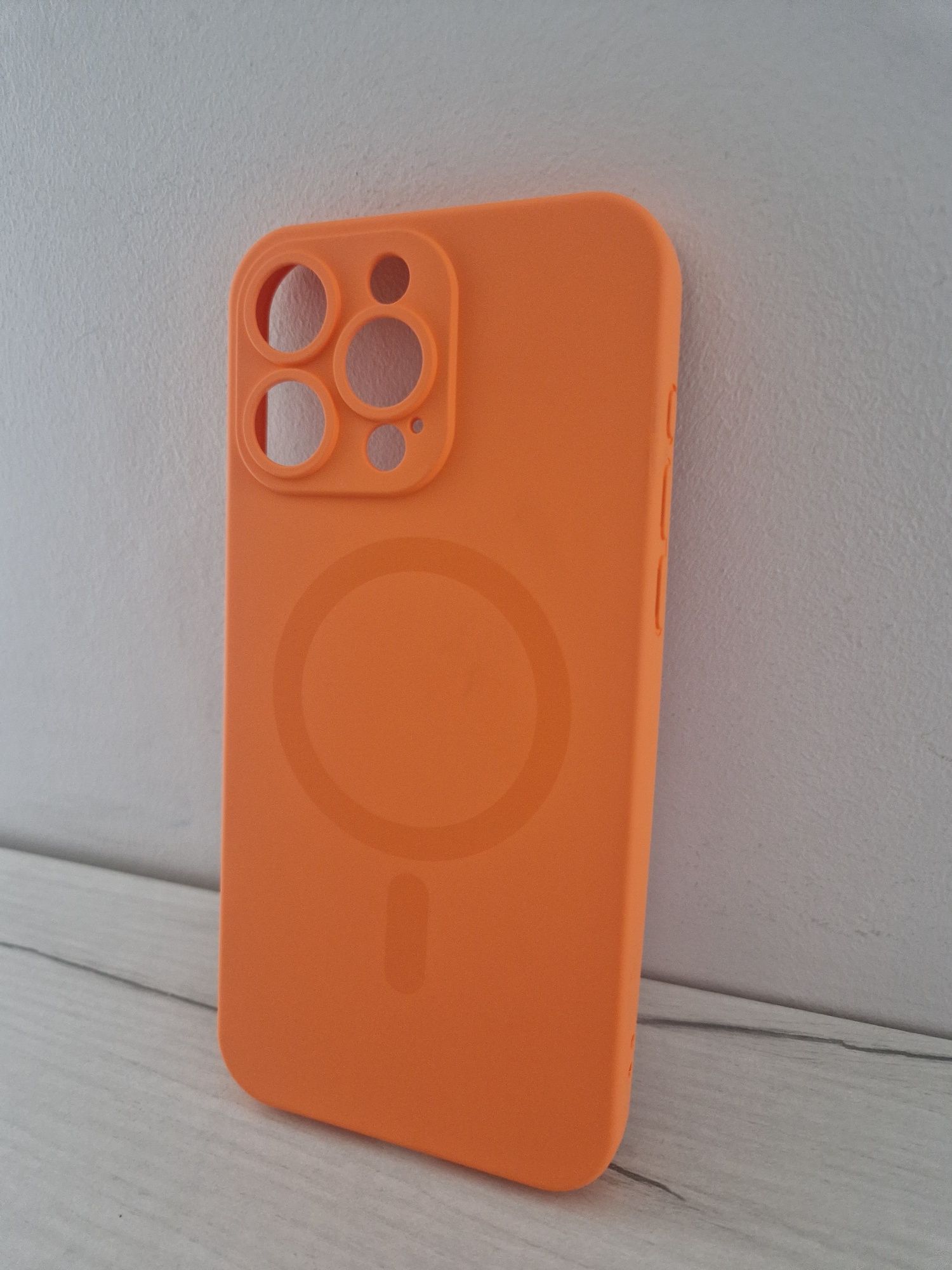 TEL PROTECT MagSilicone Case do Iphone 15 Pro Max Pomarańczowy