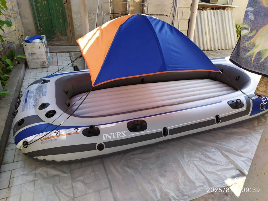 Лодка надувная INTEX EXCURSION 5 с тентом.
