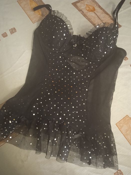 Дуже гарний новий пеньюар