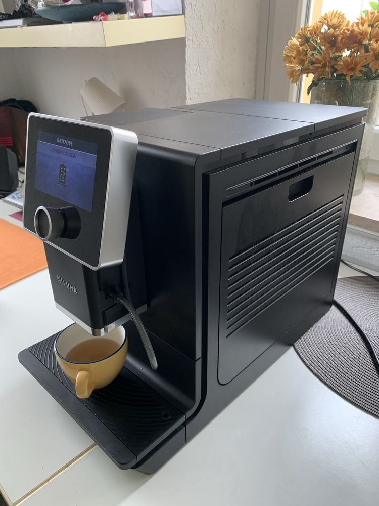 Продам кофемашину NIVONA Nicr 960 Black.
