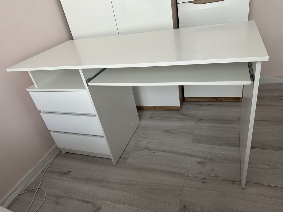 Sprzedam białe biurko