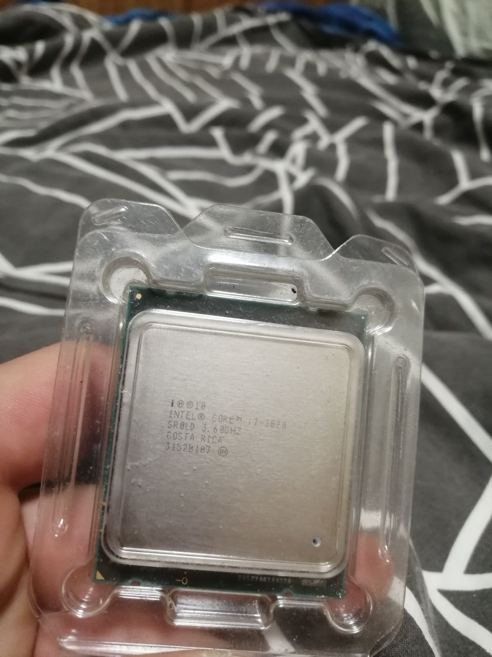Процесор Intel core i7-3820