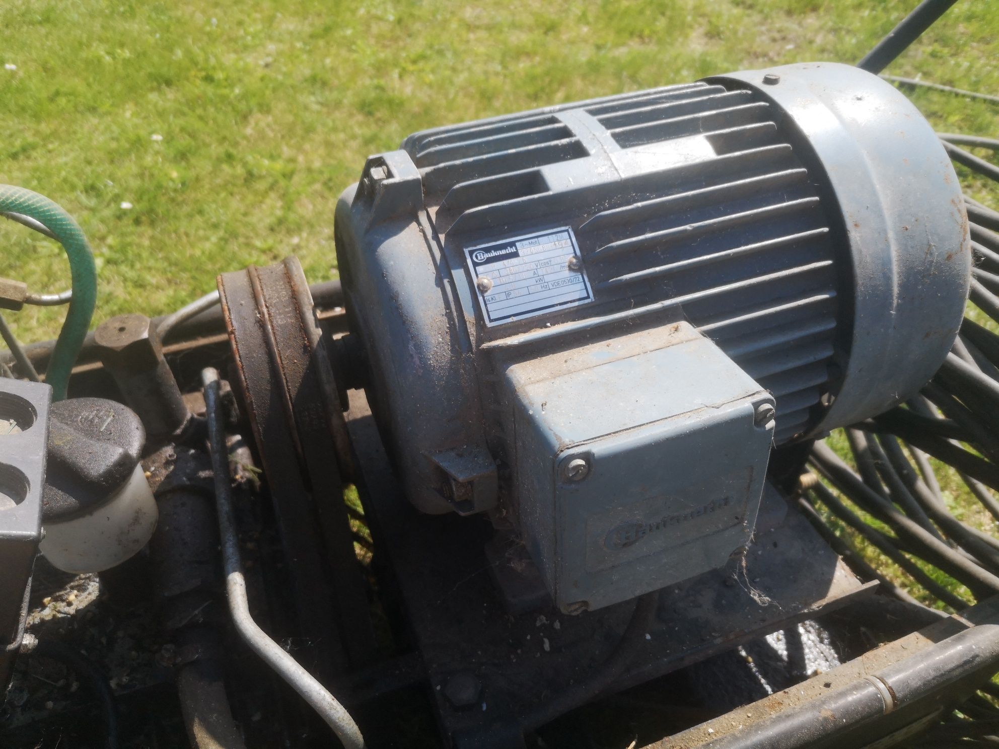 Silnik elektryczny 4.8 kw 1420obr/min 3 fazy.