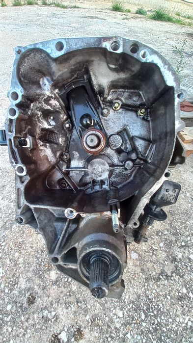 Caixa velocidades Reanault clio