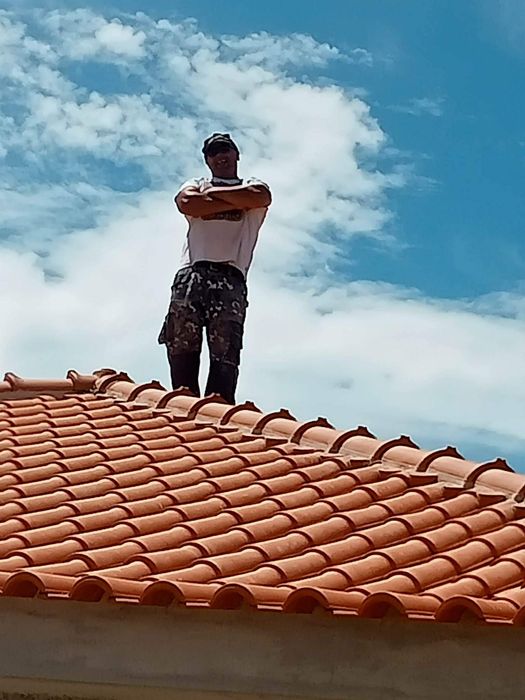 Trabalhos na construção civil pedreiro ladrilhador canalização e outro