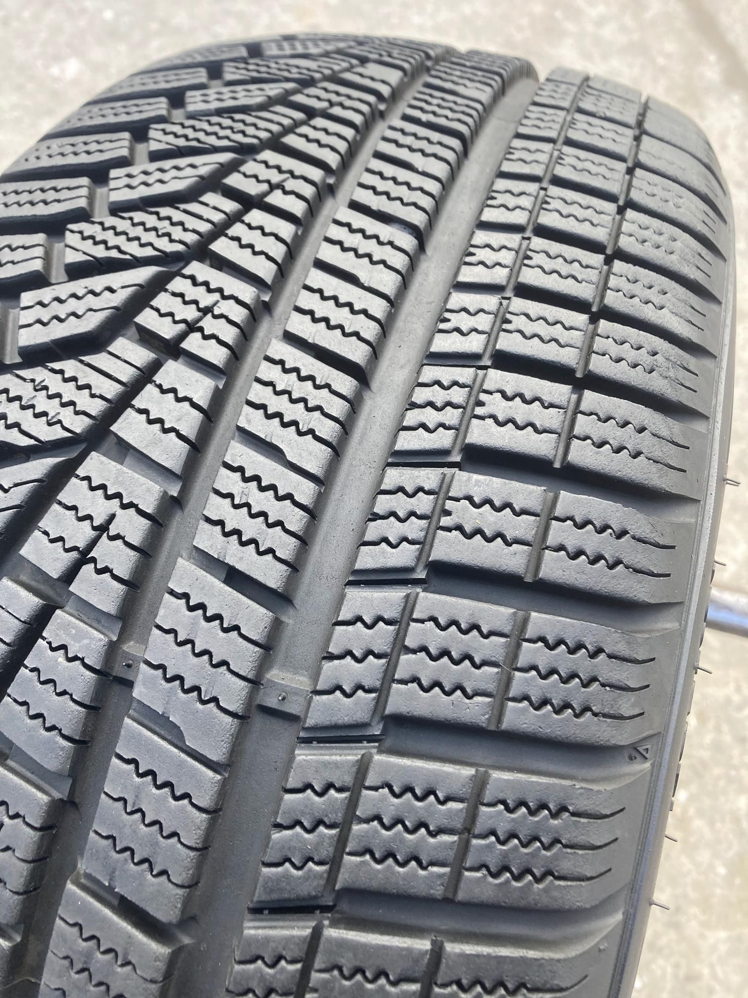 215/55/16 Hankook Winter i*Cept EVO2 93H