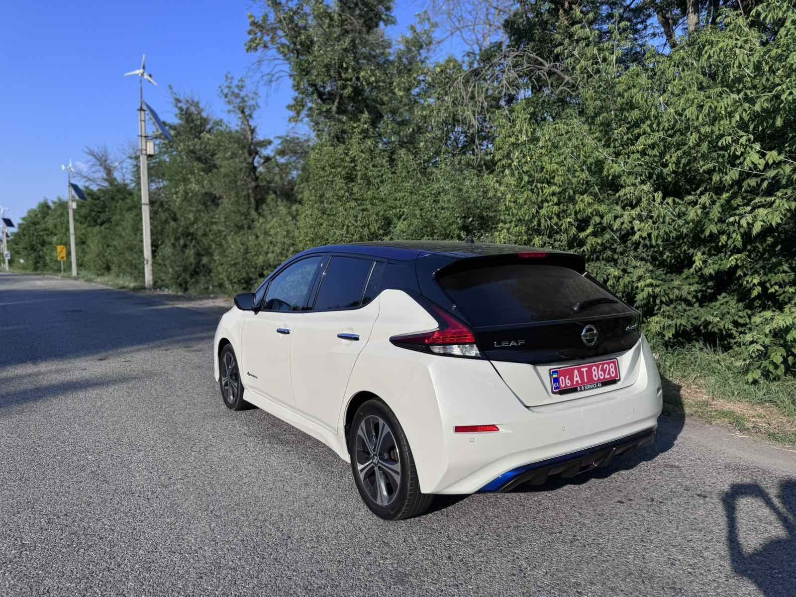Продам Nissan leaf